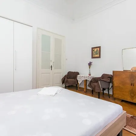 Veranda Πανσιόν Ντουμπρόβνικ