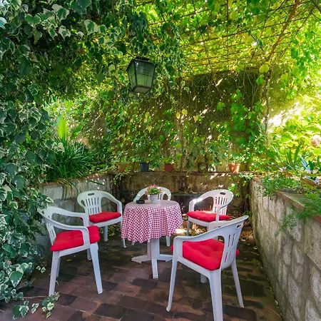 Veranda Ντουμπρόβνικ